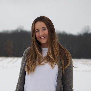 Meet your Posher, Emily